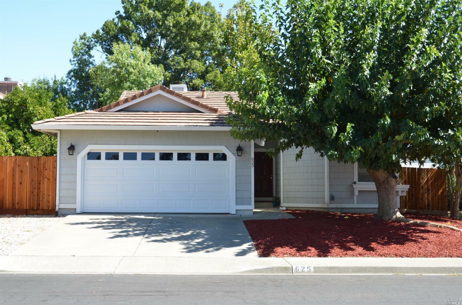 Property Photo:  625 Saint Andrews Drive  CA 95687 