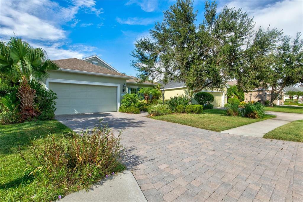 Property Photo:  1320 Morning Sky Glen  FL 34208 