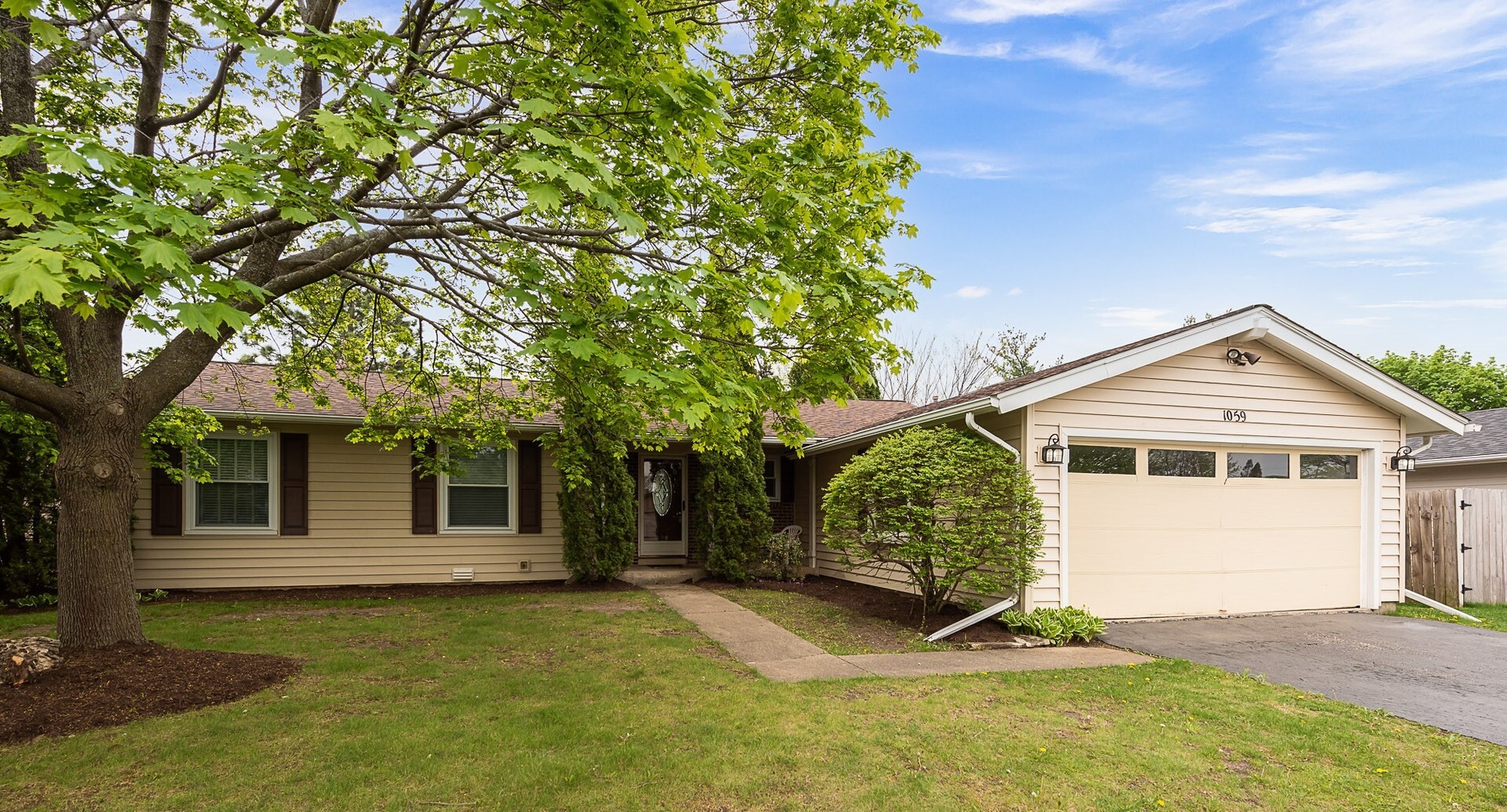 Property Photo: 1059 Conrad Court IL 60007