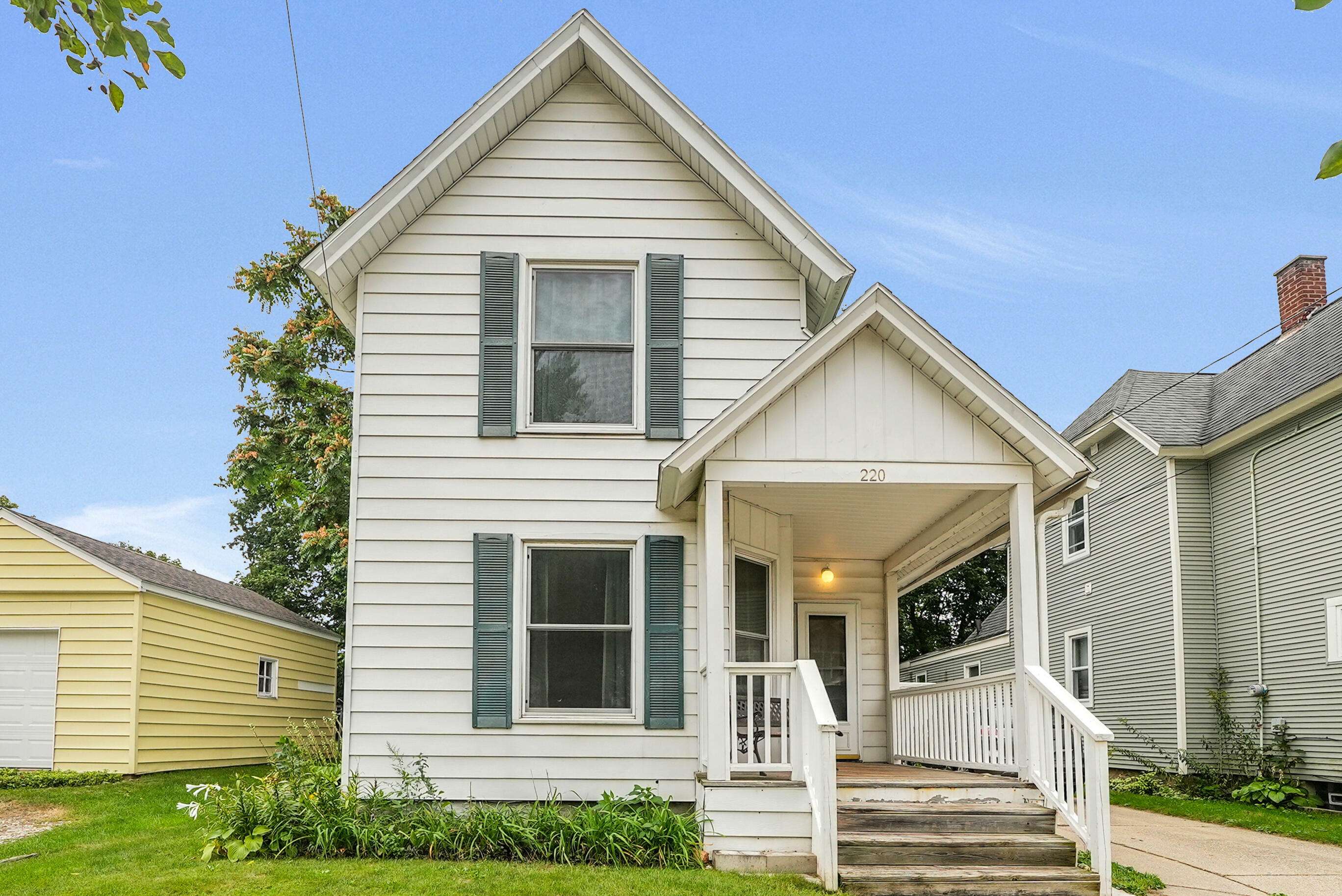 Property Photo:  220 Ives Avenue SW  MI 49504 