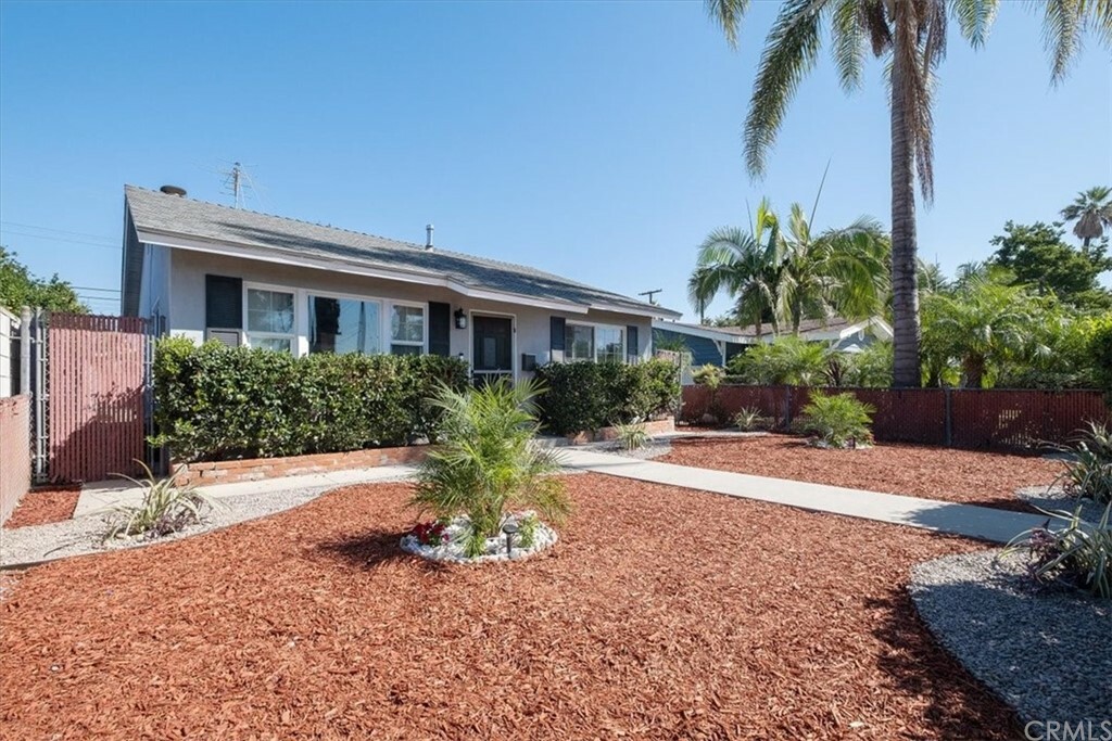 Property Photo:  1217 W Damon Avenue  CA 92802 