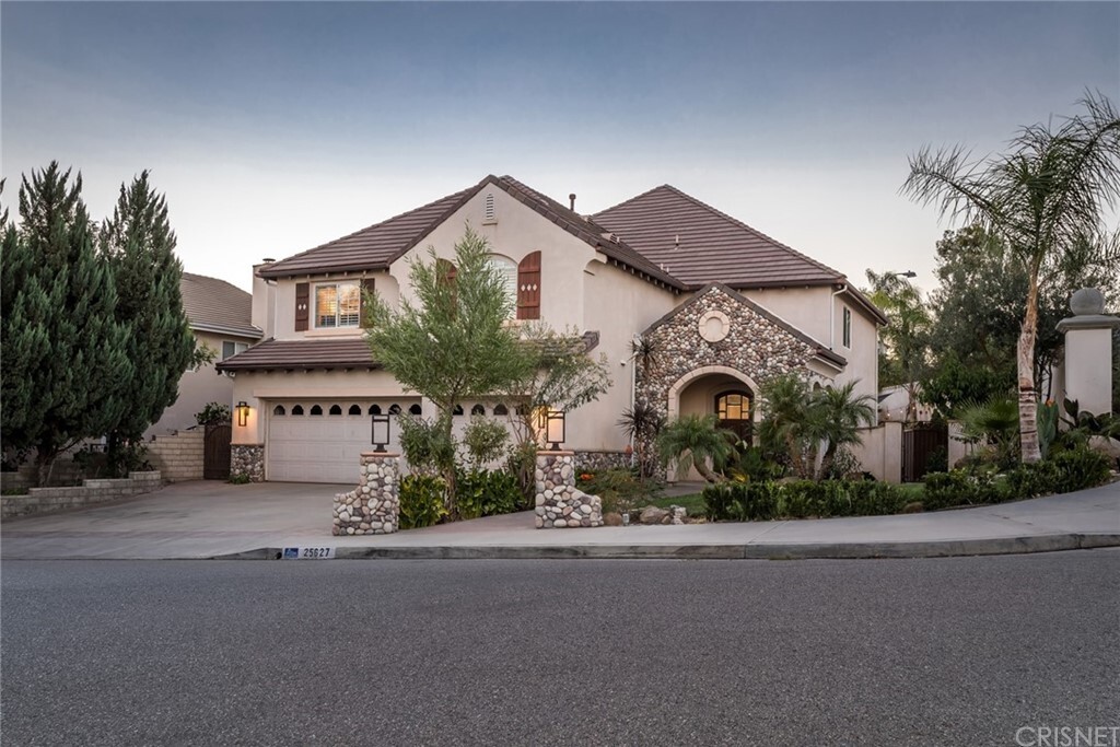 Property Photo: 25627 Trent Way CA 91381