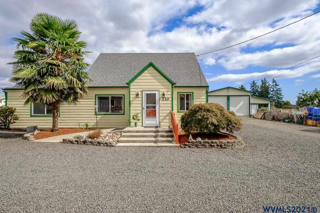 Property Photo: 130 Oak Villa Rd OR 97338
