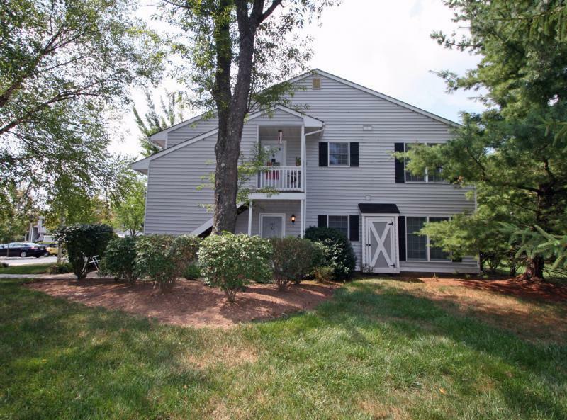 Property Photo: 297 Kingbird Ct NJ 08887