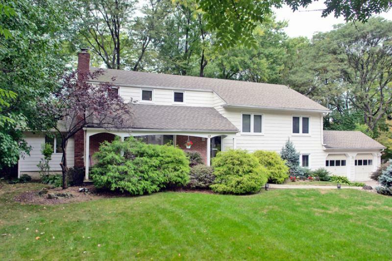 Property Photo:  17 Orchard Ln  NJ 07039 