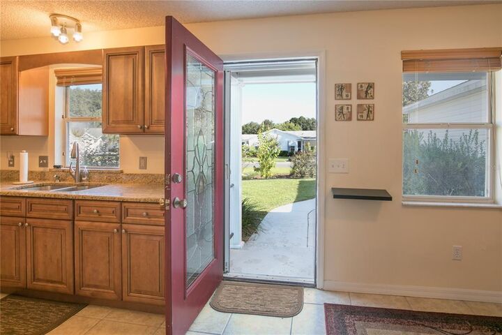 Property Photo: 1130 W Boone Court FL 32159