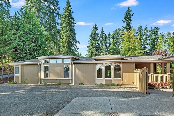 Property Photo: 15004 Cascadian Wy WA 98087