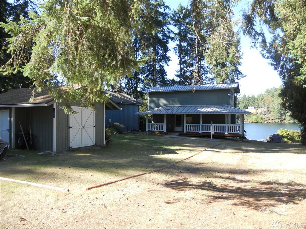 Property Photo:  11505 Matthews Wy  WA 98303 