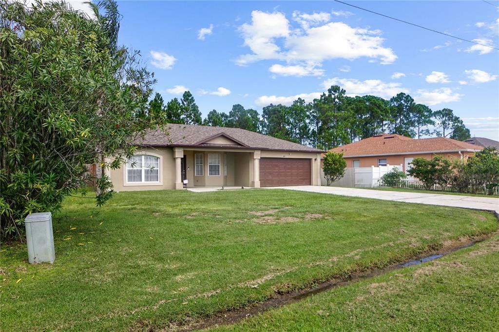 Property Photo:  201 Great Yarmouth Court  FL 34758 