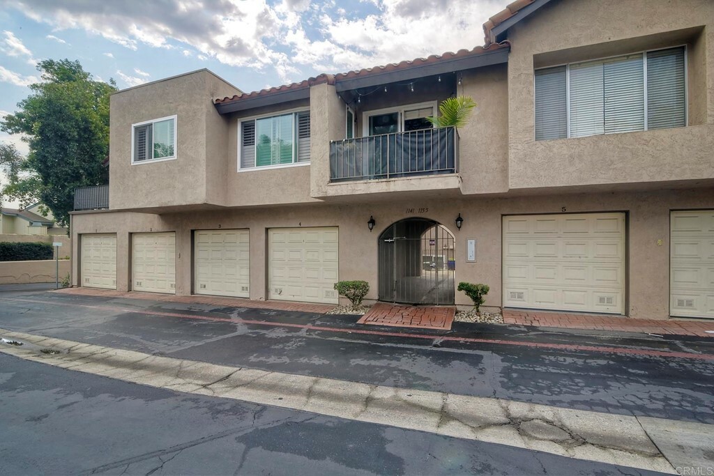 Property Photo:  1155 Privet Street  CA 92069 