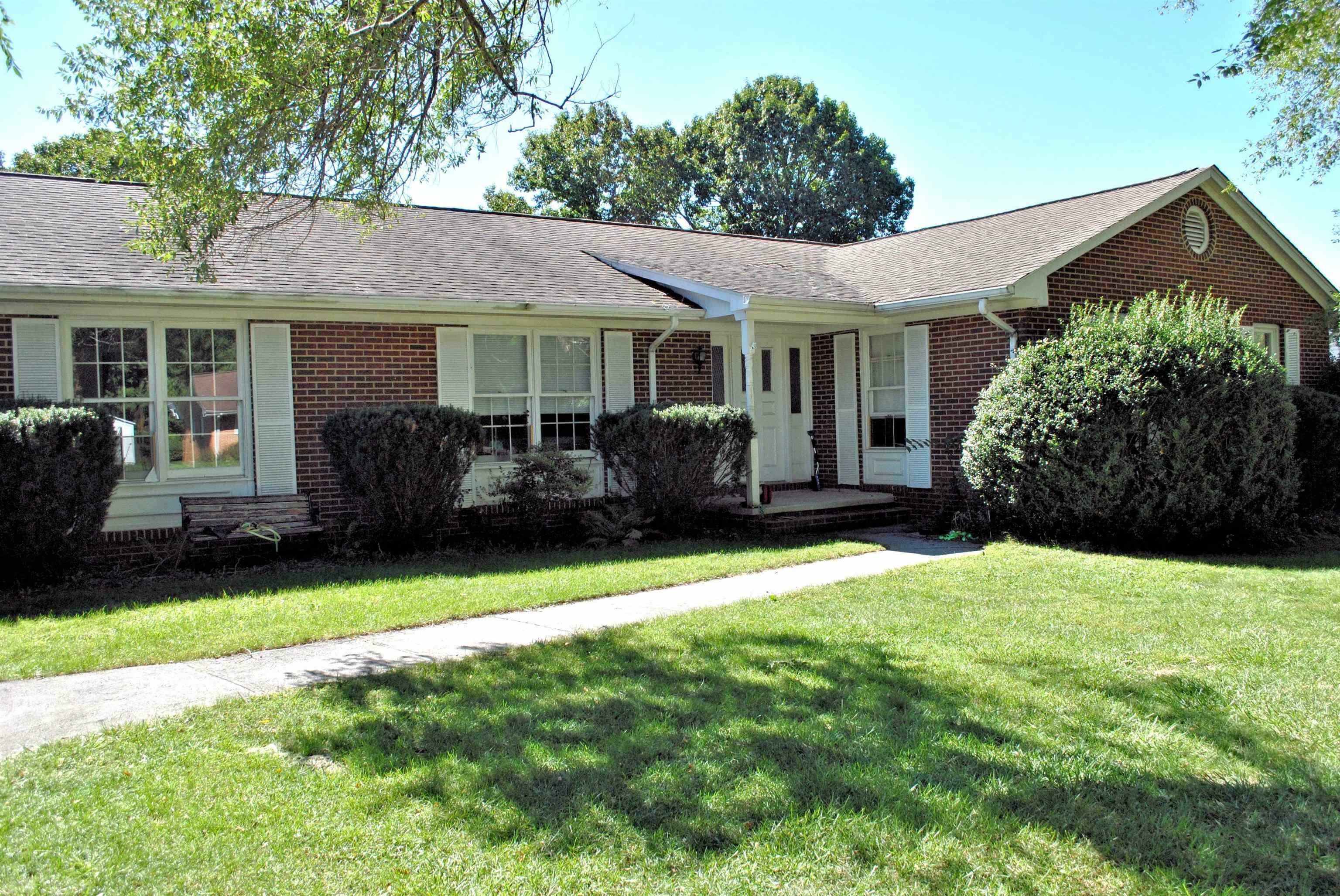 Property Photo:  802 North Drive  VA 24060 