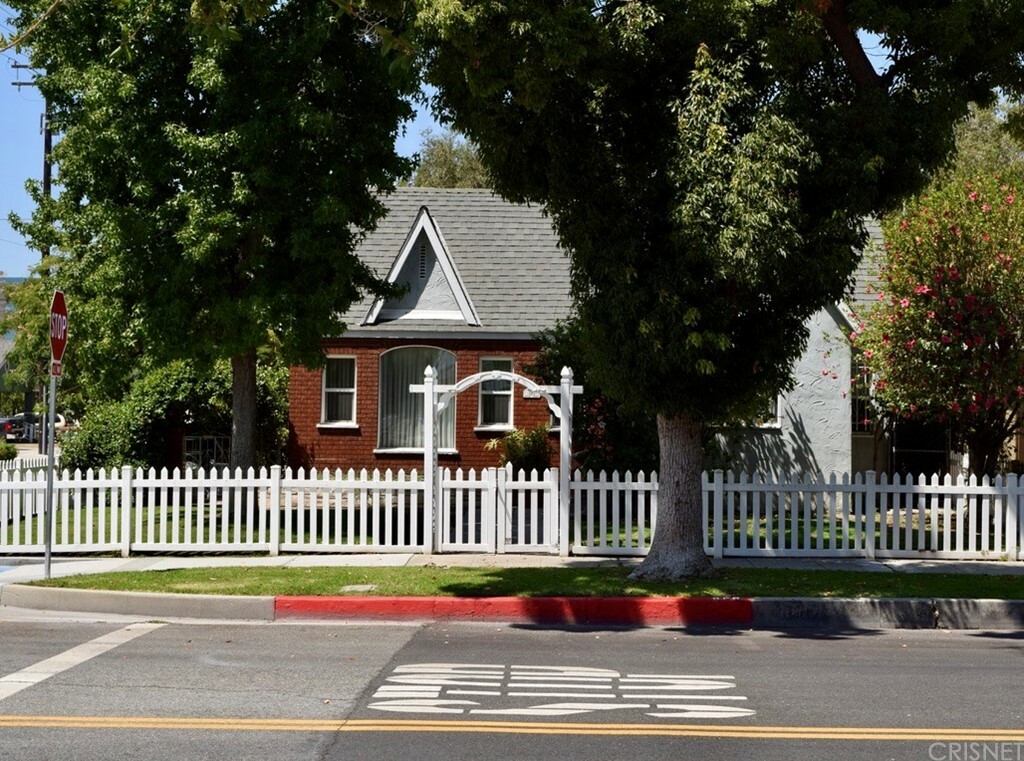 Property Photo:  117 S Myers Street  CA 91506 