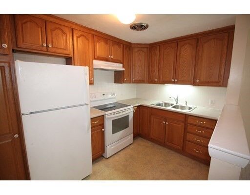 Property Photo:  21 Warren St B2  MA 02453 