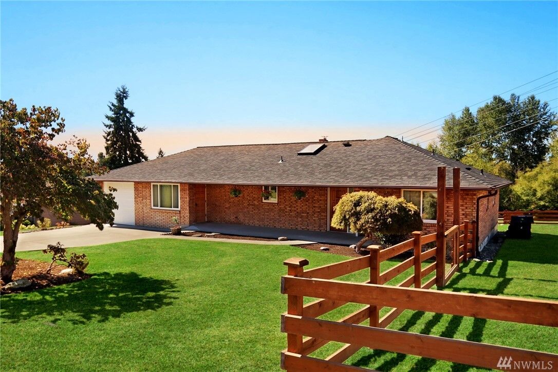 Property Photo: 2820 78th Ave SE WA 98258