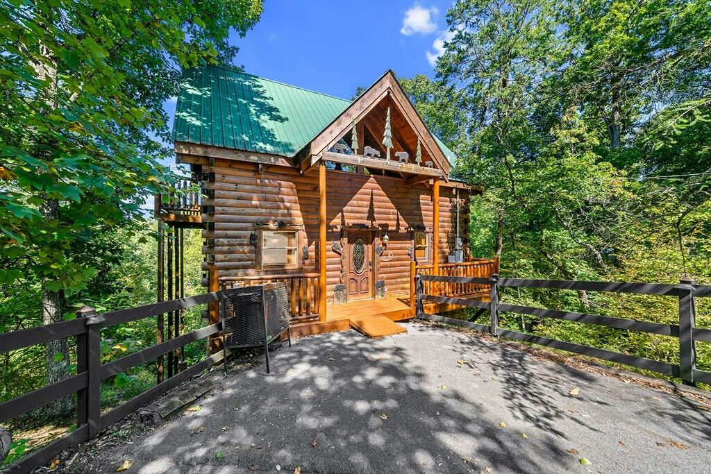 Property Photo: 2860 Pine Haven Drive TN 37862