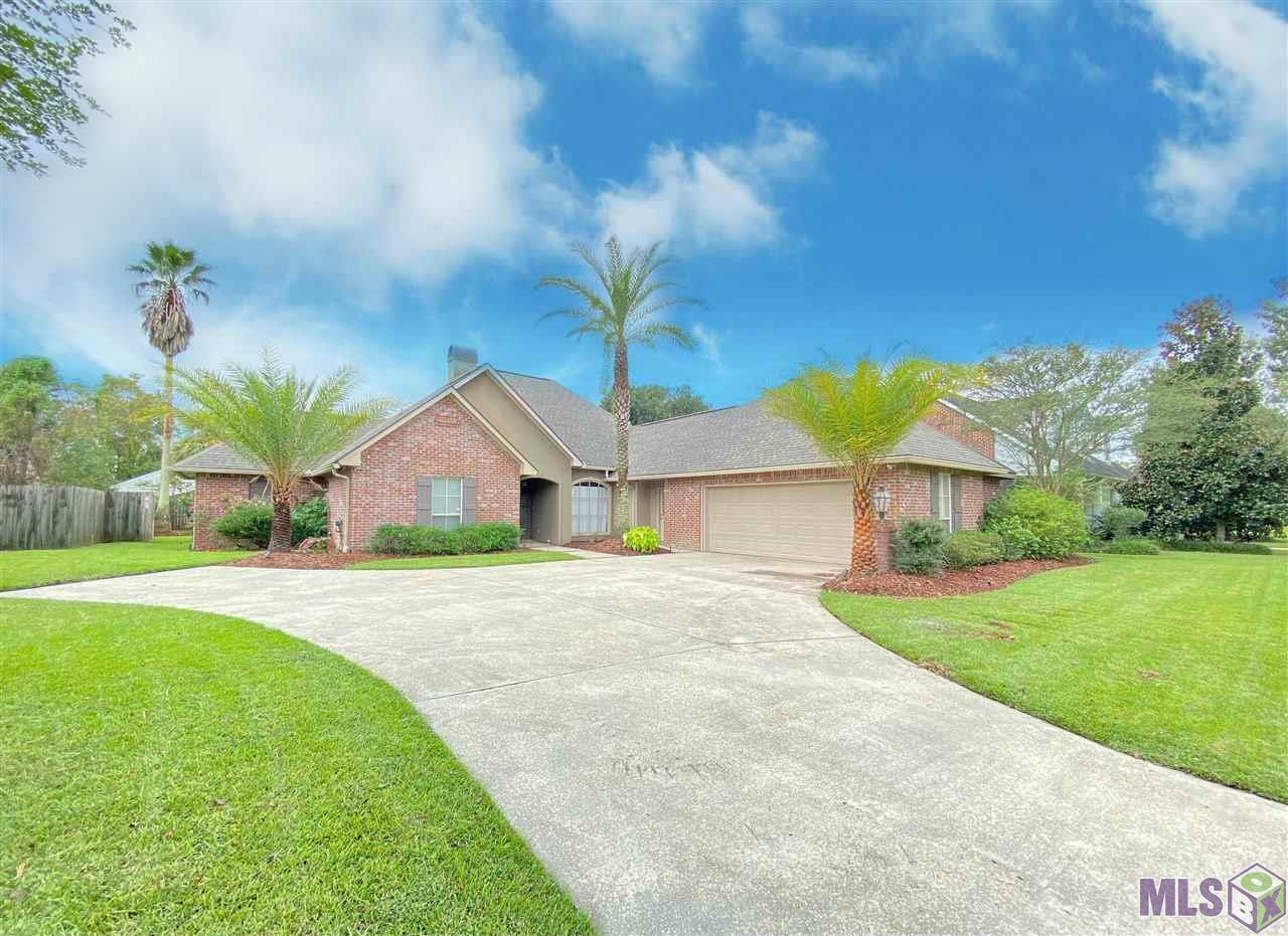 Property Photo:  15432 White Tail Ct  LA 70817 