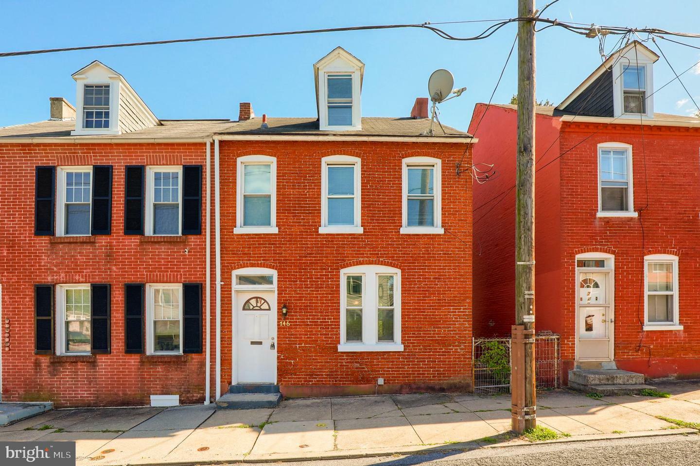 Property Photo:  746 Union Street  PA 17603 