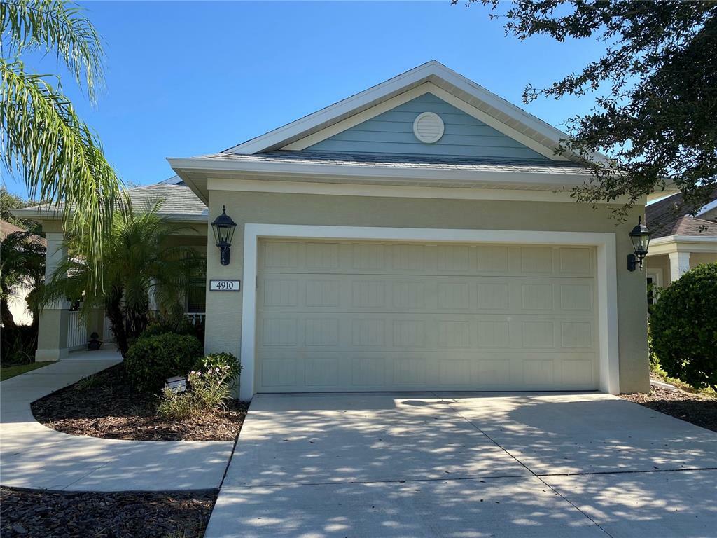 Property Photo:  4910 Newport News Circle  FL 34211 