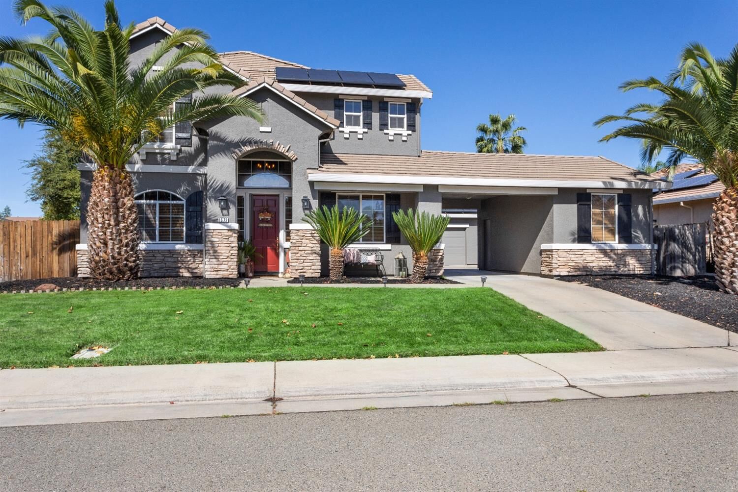 Property Photo: 1672 Allenwood Circle CA 95648