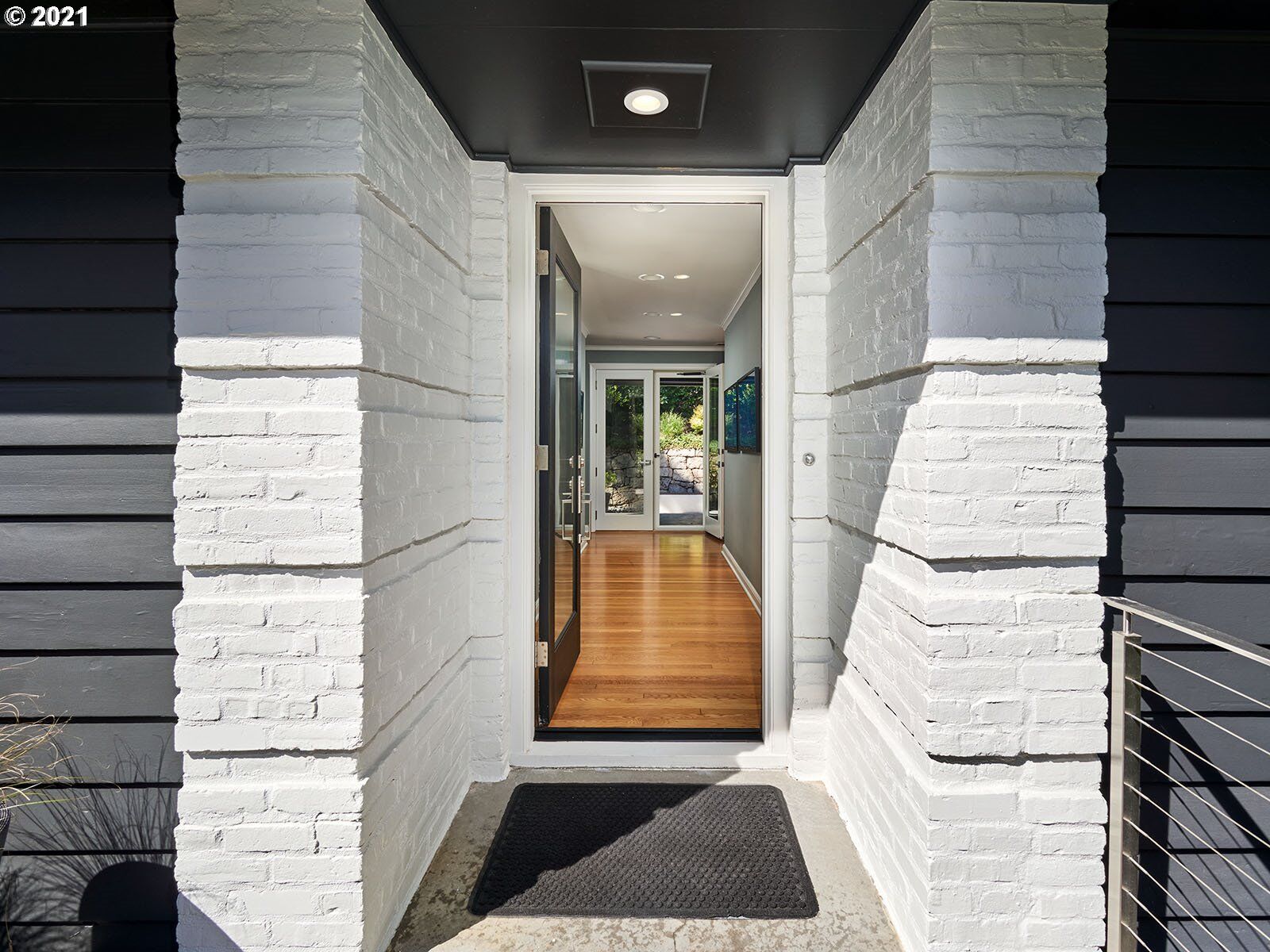 Property Photo: 5129 SW Burton Dr OR 97221