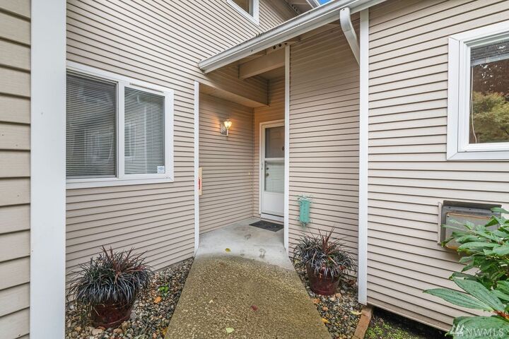 Property Photo: 217 112th St SW H102 WA 98204