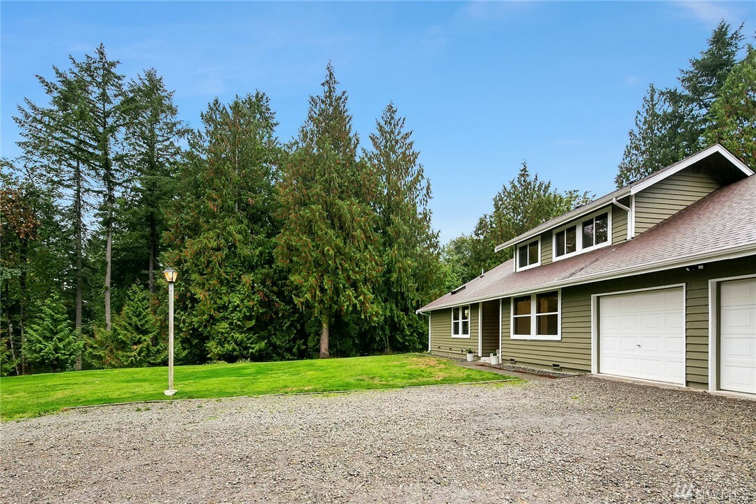 Property Photo:  21012 SE 159th St  WA 98059 