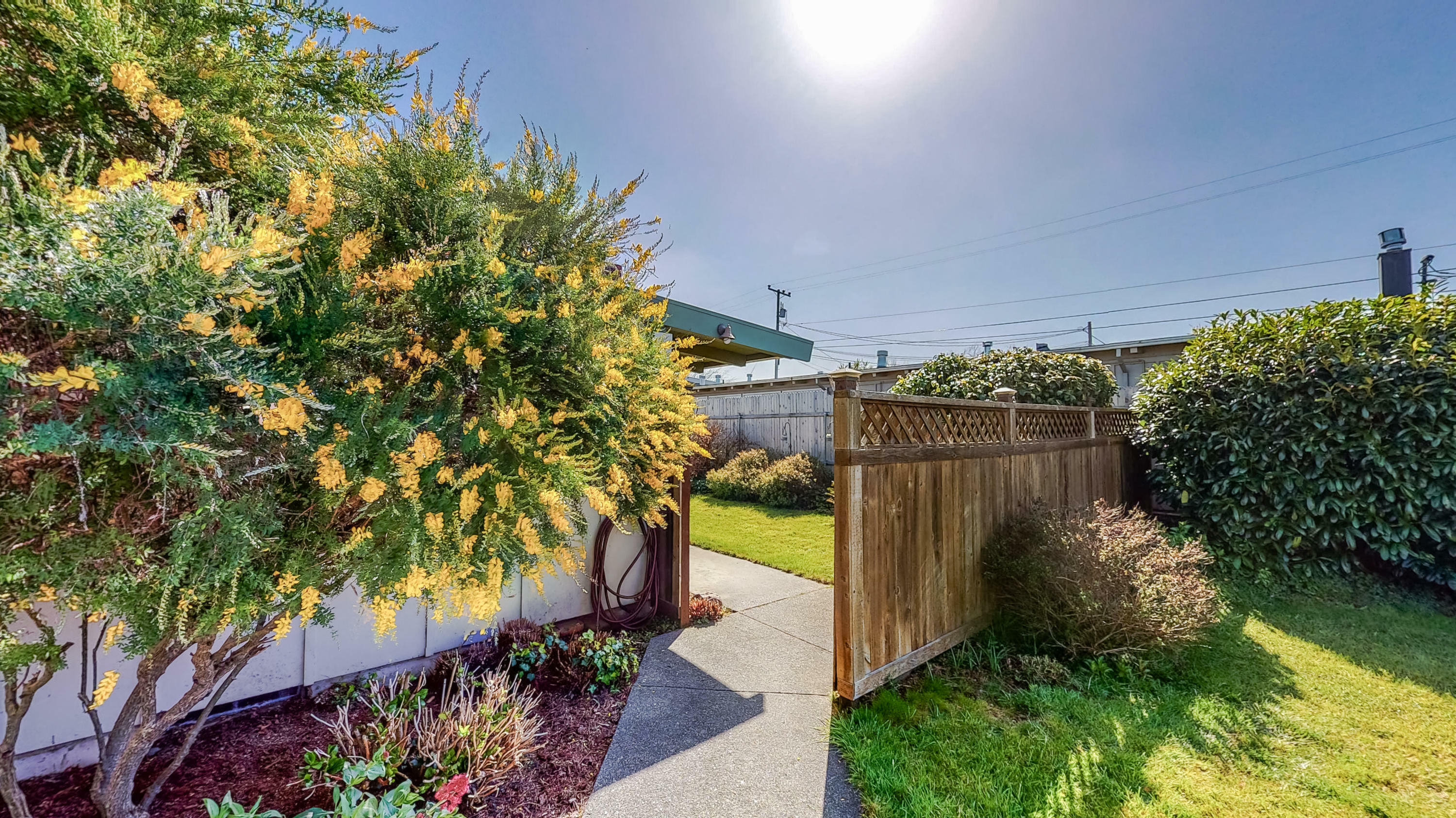 2283 Hillcrest Avenue  Eureka CA 95501 photo