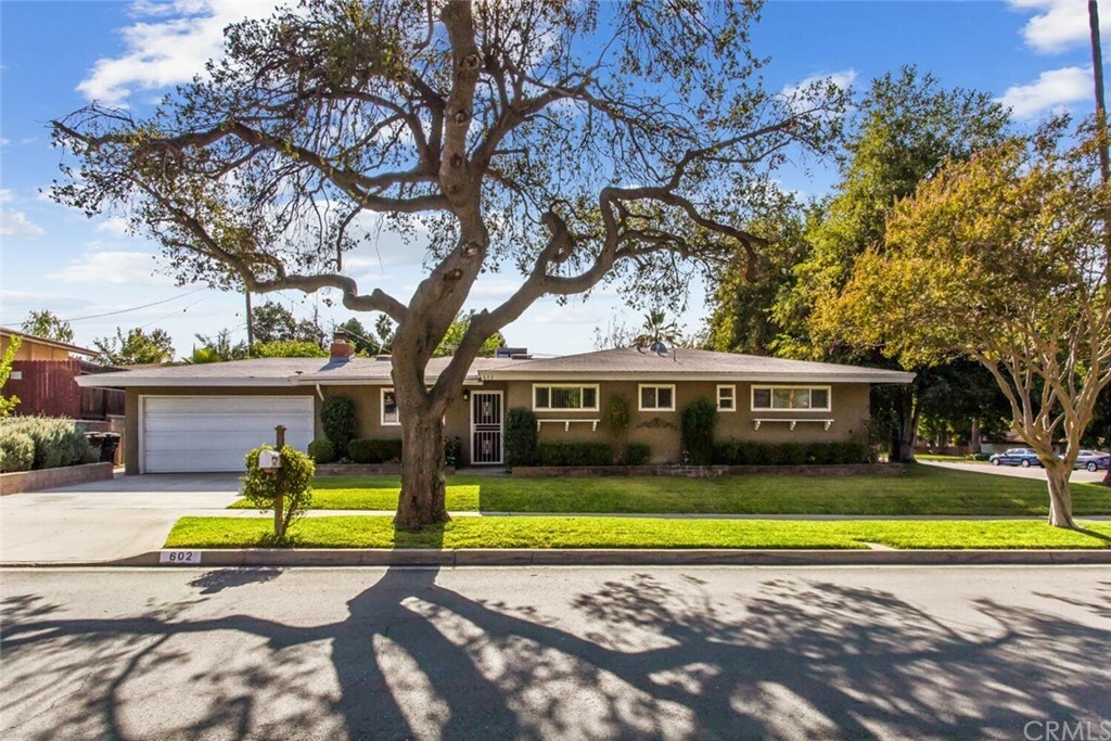 Property Photo:  602 Hibiscus Drive  CA 92373 