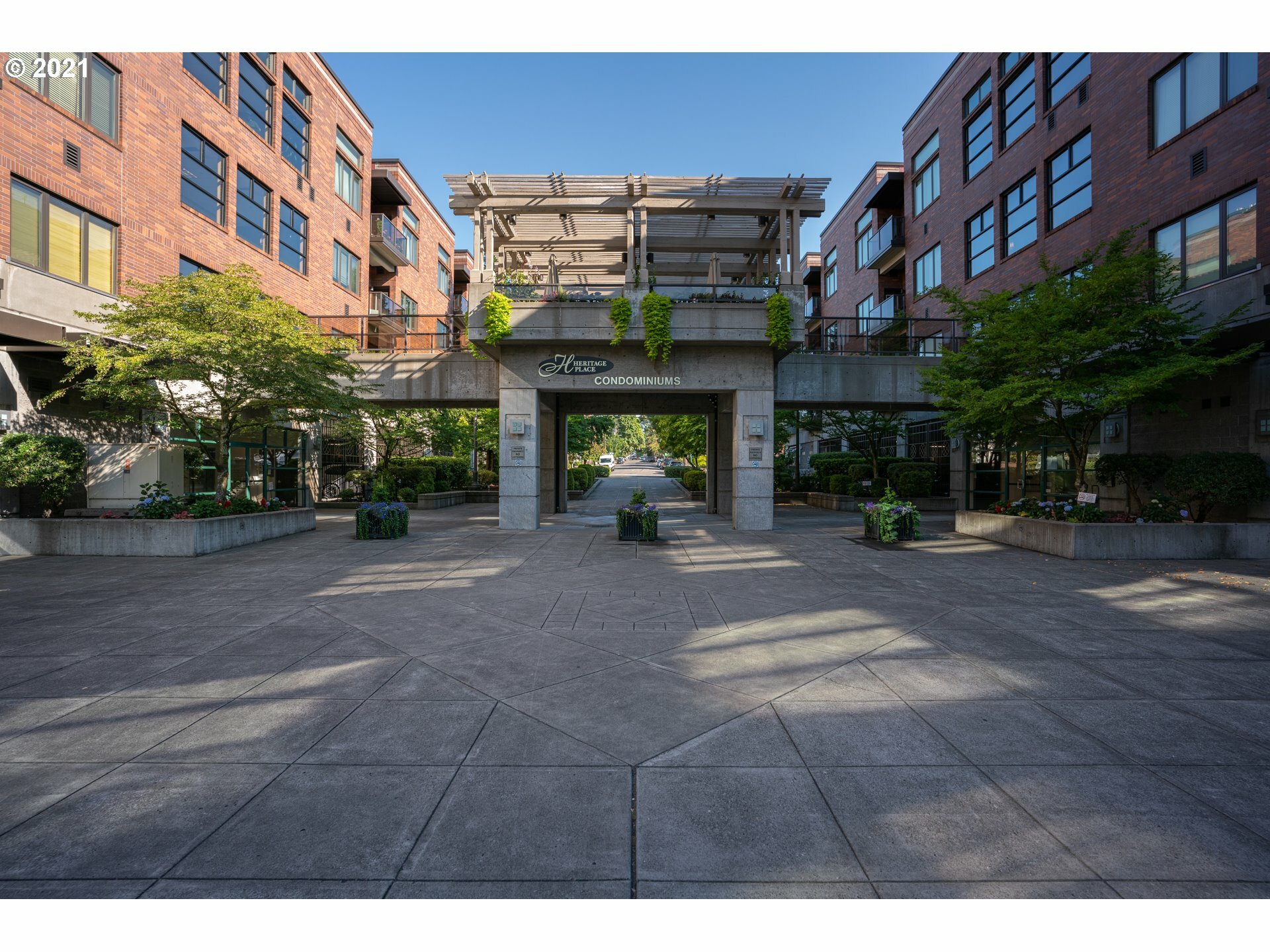 Property Photo: 300 W 8th St 419 WA 98660