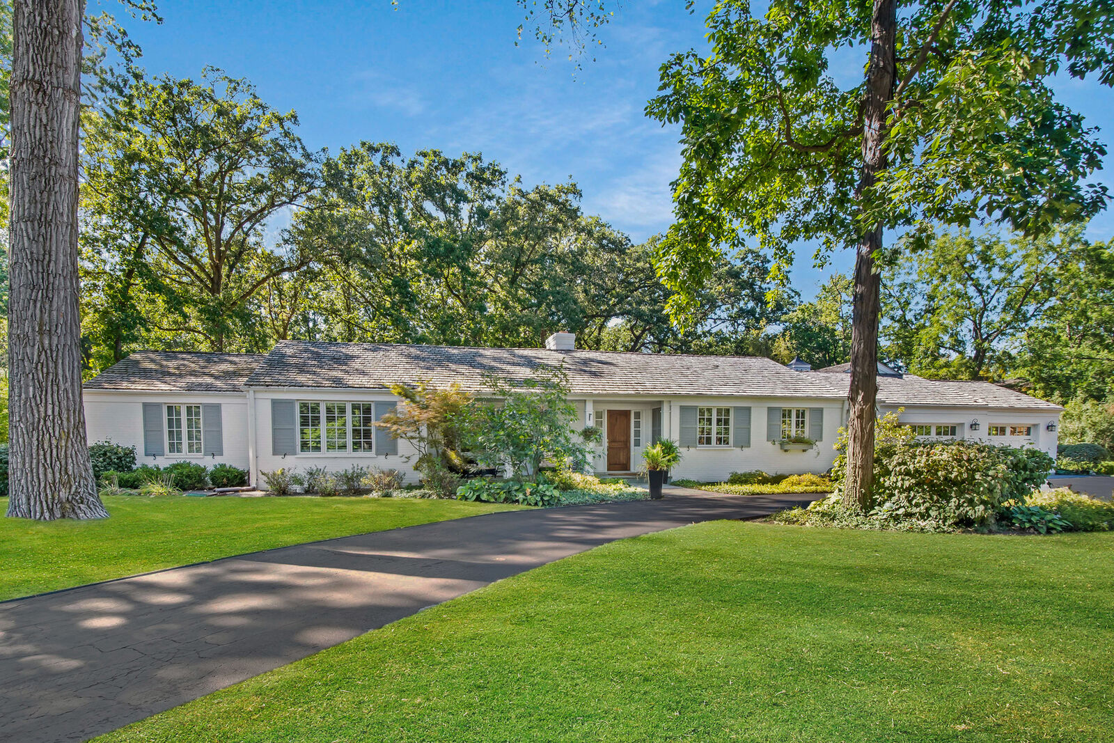 Property Photo:  232 King Muir Road  IL 60045 