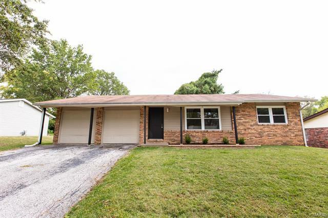 Property Photo: 216 Country Meadow Lane 62221