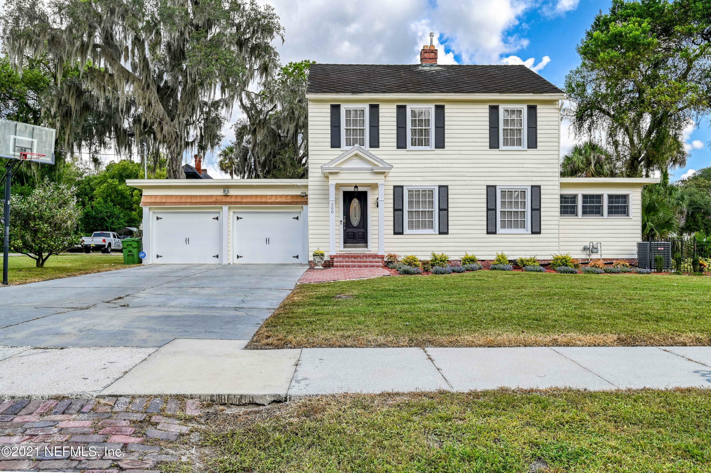 Property Photo:  200 Madison Street  FL 32177 