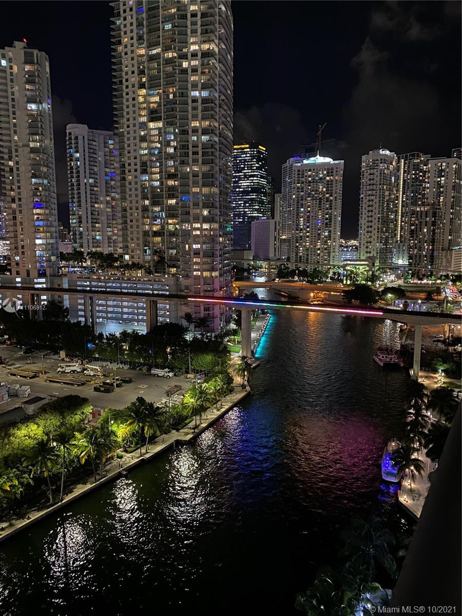 Property Photo: 185 SW 7 St 1501 FL 33130