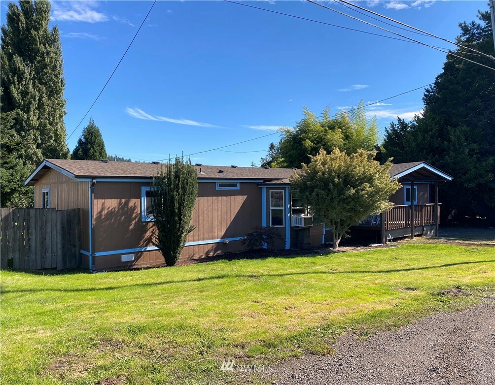 Property Photo:  1638 Pacific Avenue N  WA 98626 