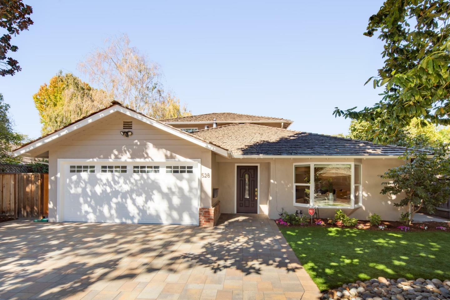 Property Photo: 528 Jackson Drive CA 94303
