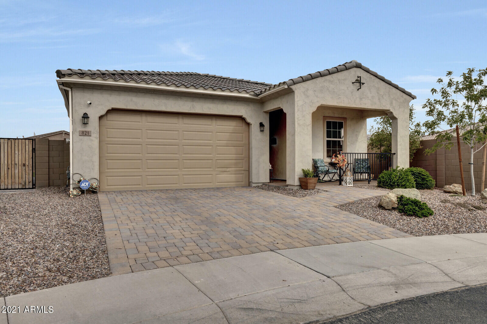 Property Photo: 821 S 202nd Drive AZ 85326