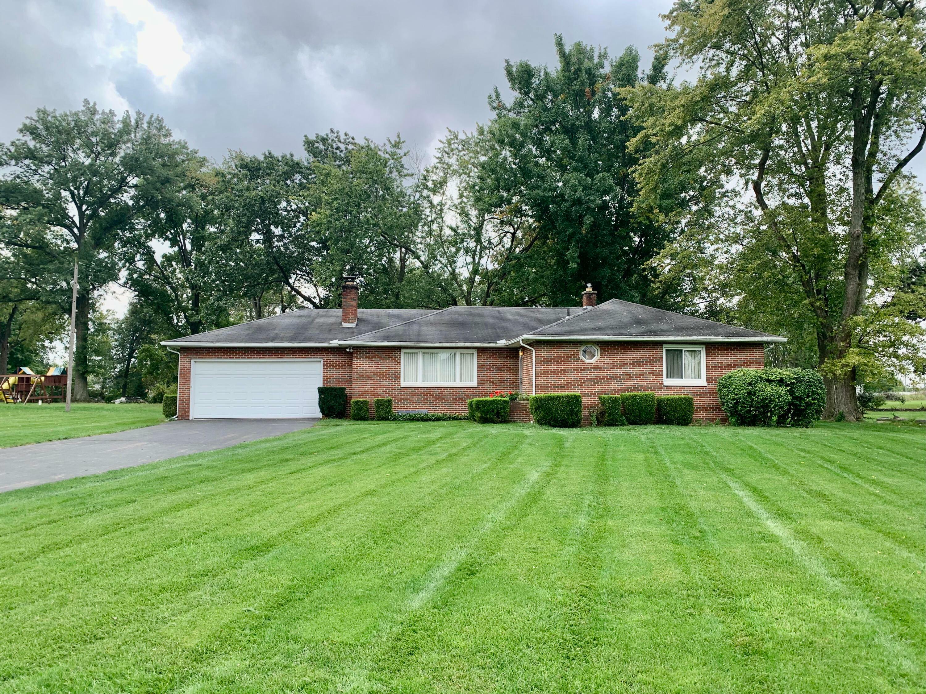 Property Photo:  4445 Anglebrook Drive  OH 43123 