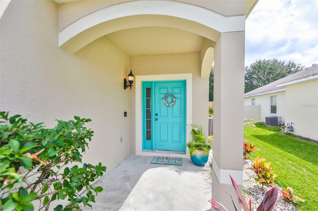 Property Photo:  6805 Guilford Crest Drive  FL 33572 