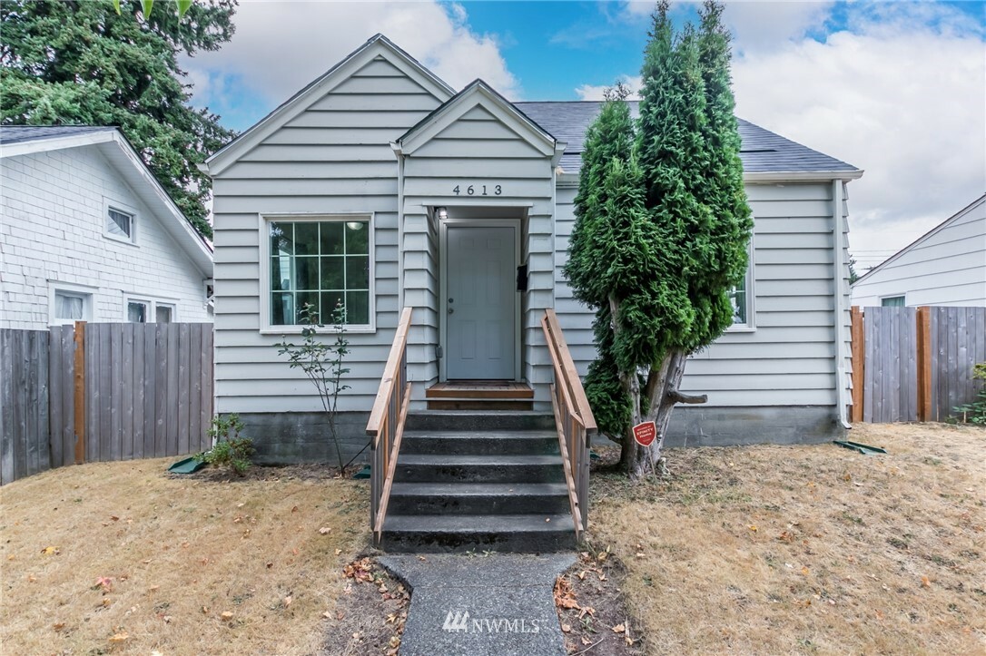 Property Photo:  4613 E G Street  WA 98404 