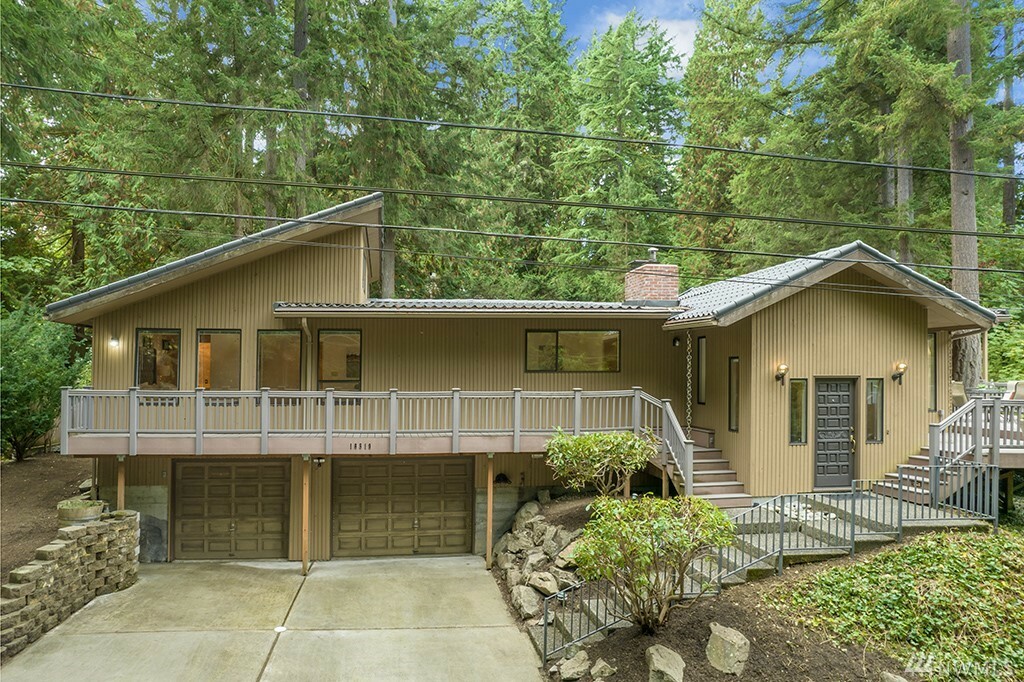 Property Photo:  18519 24th Place NE  WA 98155 