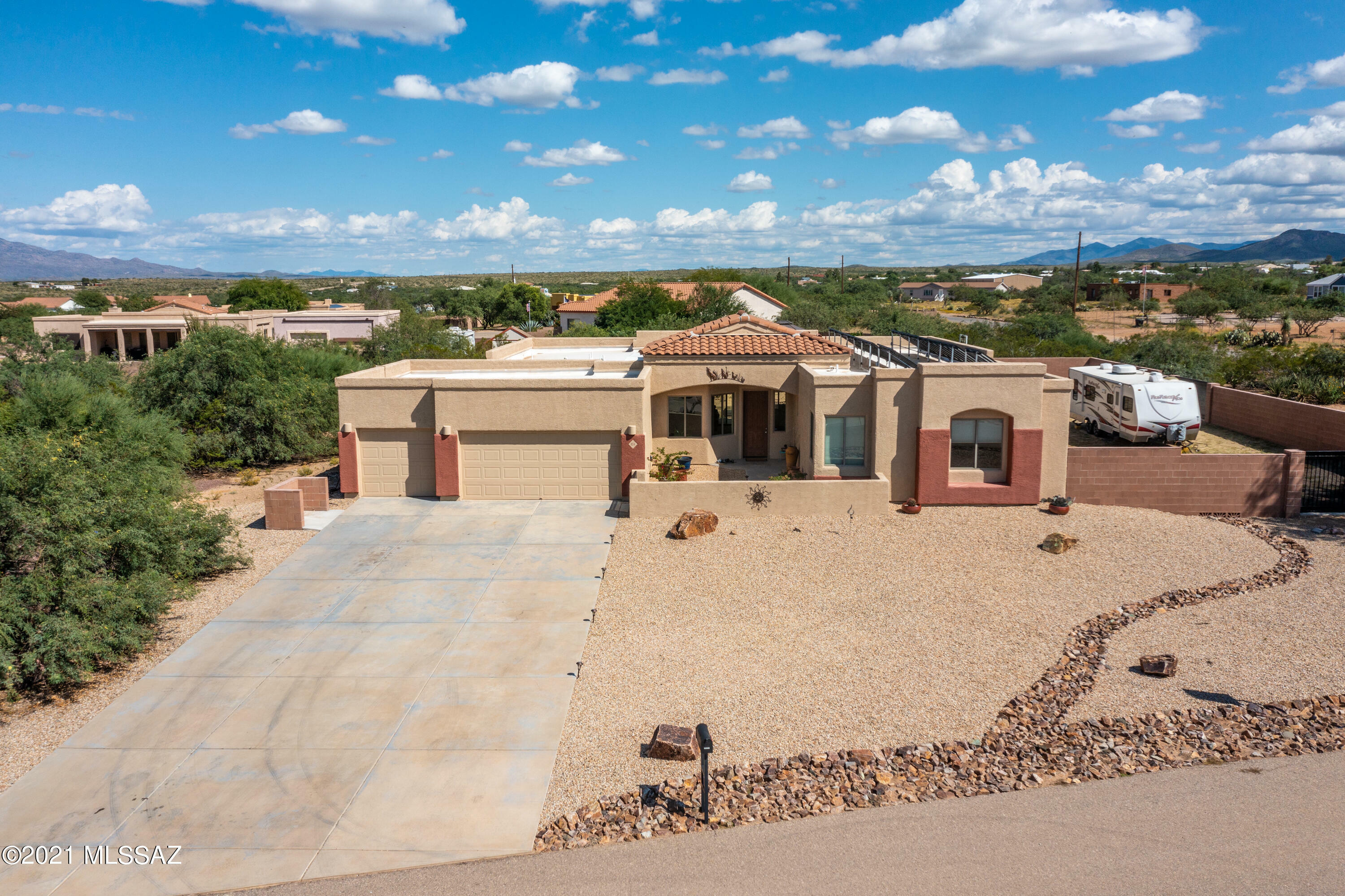 Property Photo:  824 N Davidson Canyon Road  AZ 85641 