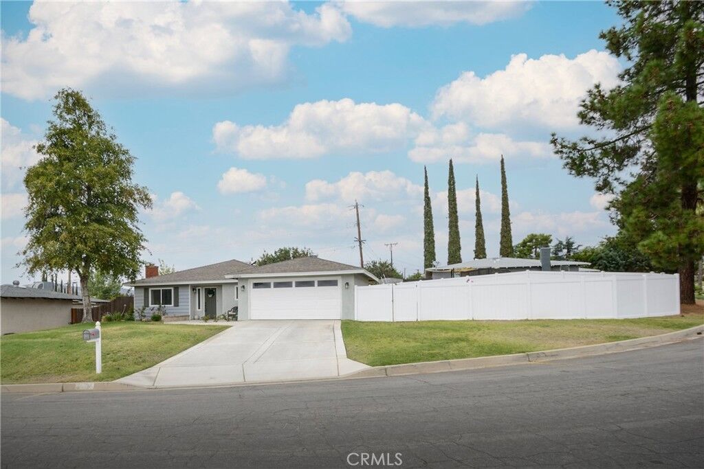 Property Photo: 35356 Comberton Street CA 92399