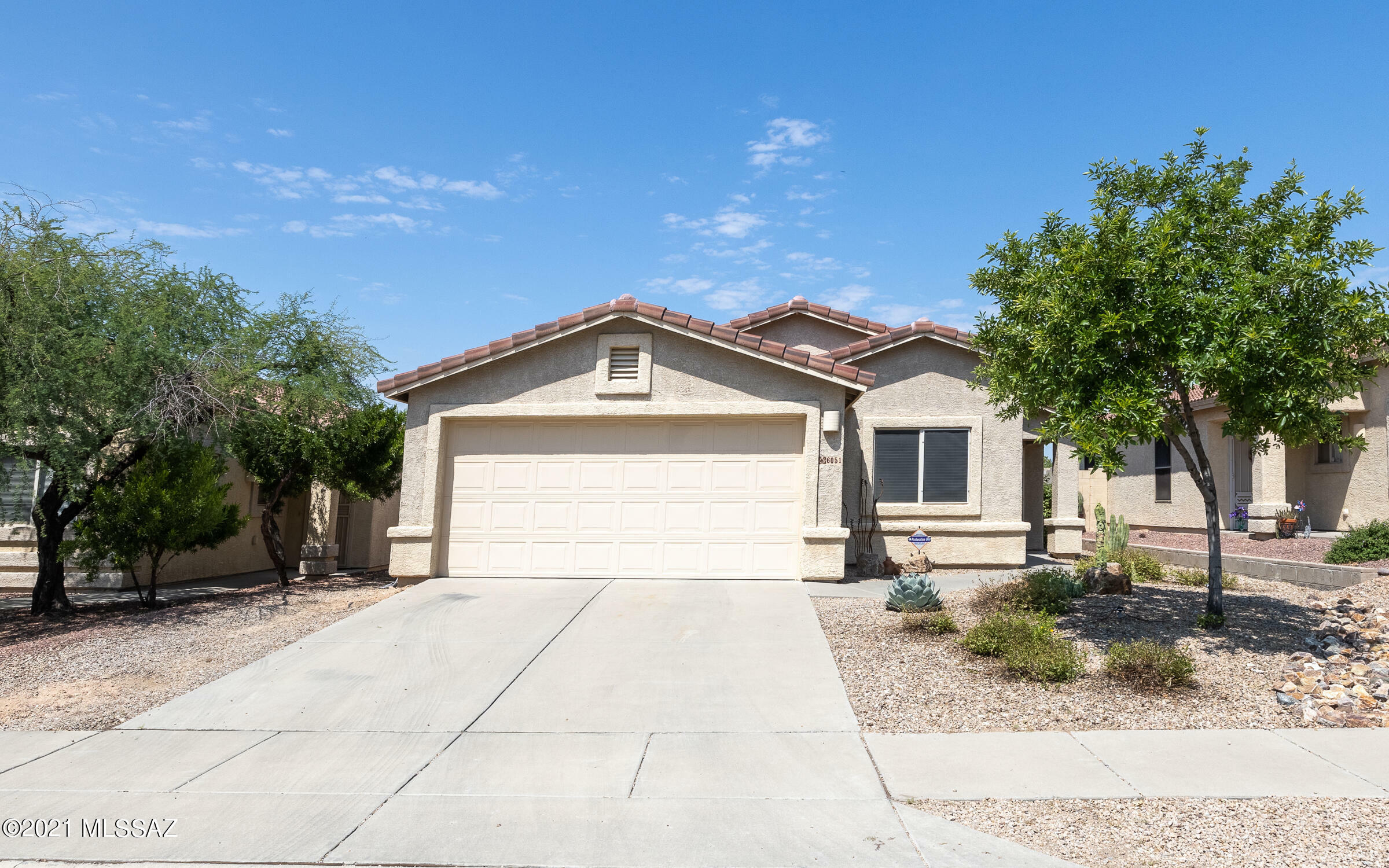 Property Photo: 6051 N Panorama View Drive AZ 85704