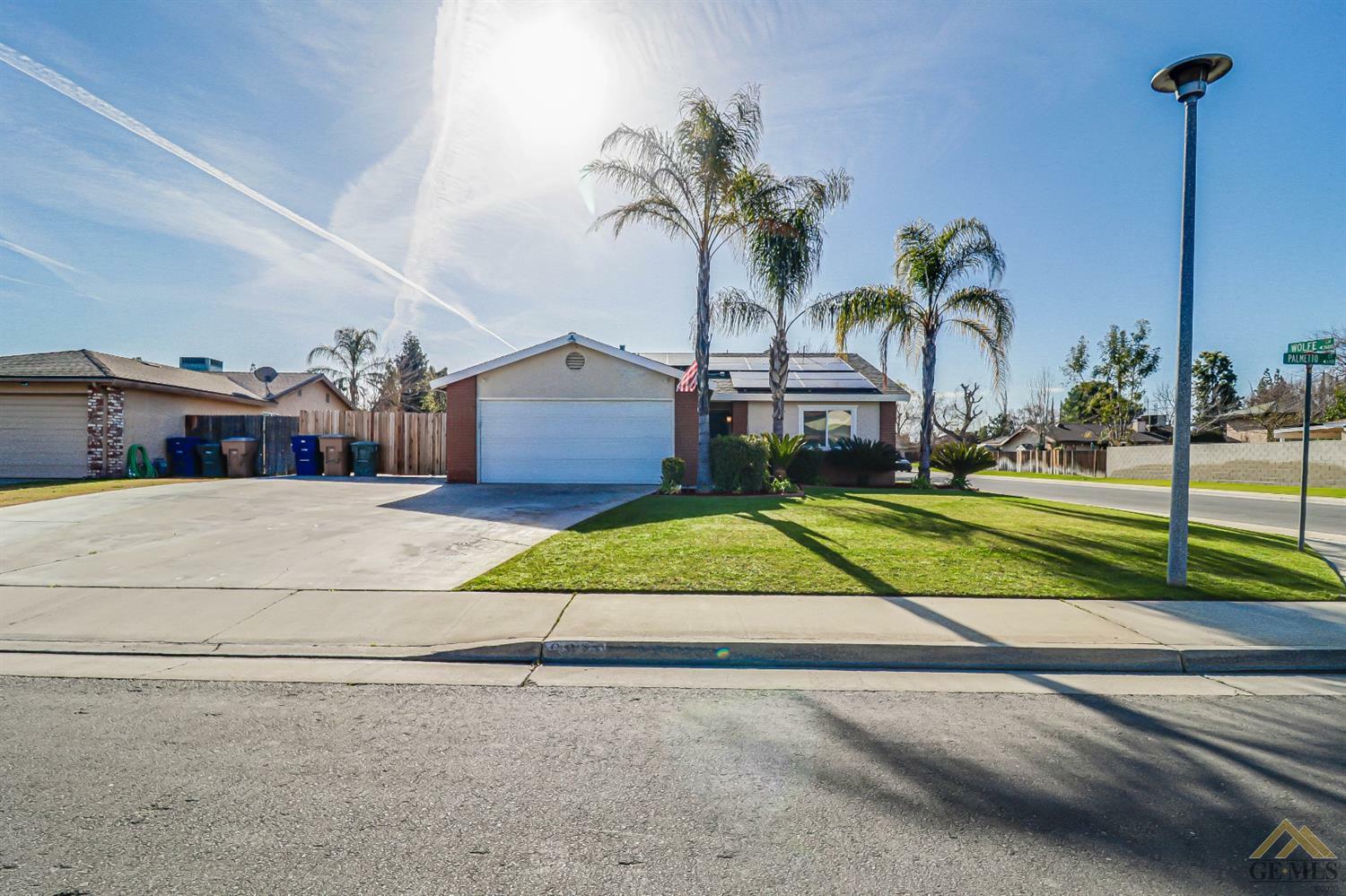 Property Photo:  6929 Palmetto Court  CA 93309 