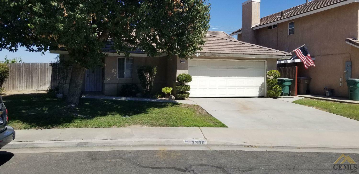 Property Photo:  3300 Chuckwagon Street  CA 93312 