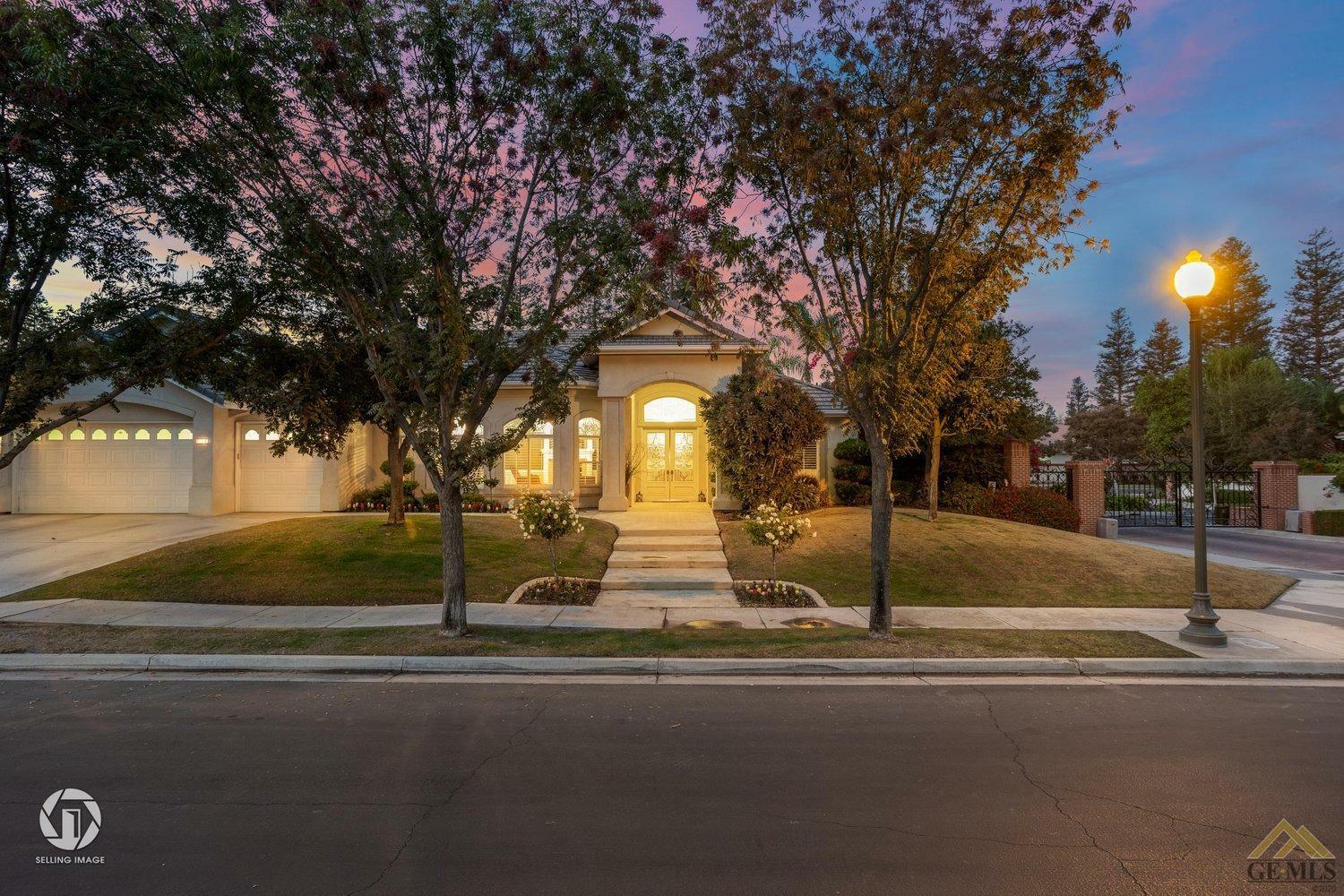 Property Photo:  11102 Hilaire Blaise Drive  CA 93311 