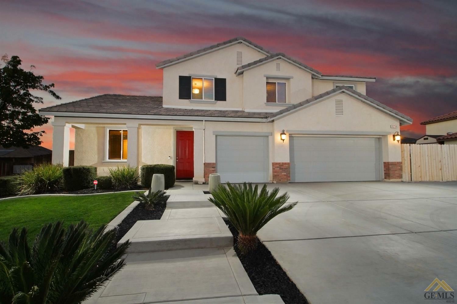 Property Photo:  15744 La Strada Court  CA 93314 