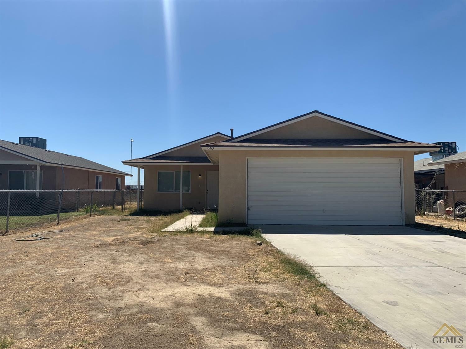 Property Photo:  663 10th Street  CA 93250 