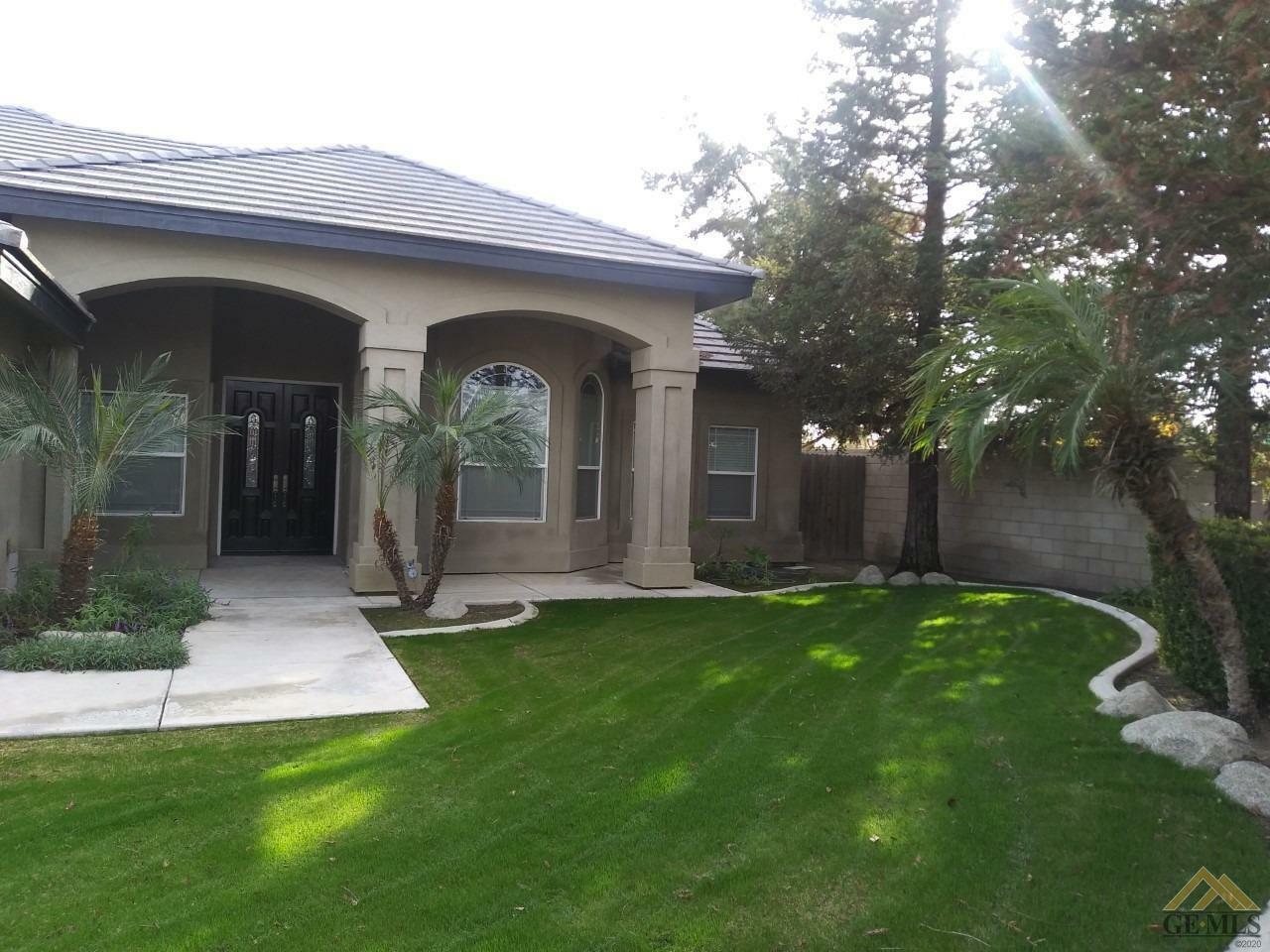 Property Photo:  12813 Hawaii Lane  CA 93312 