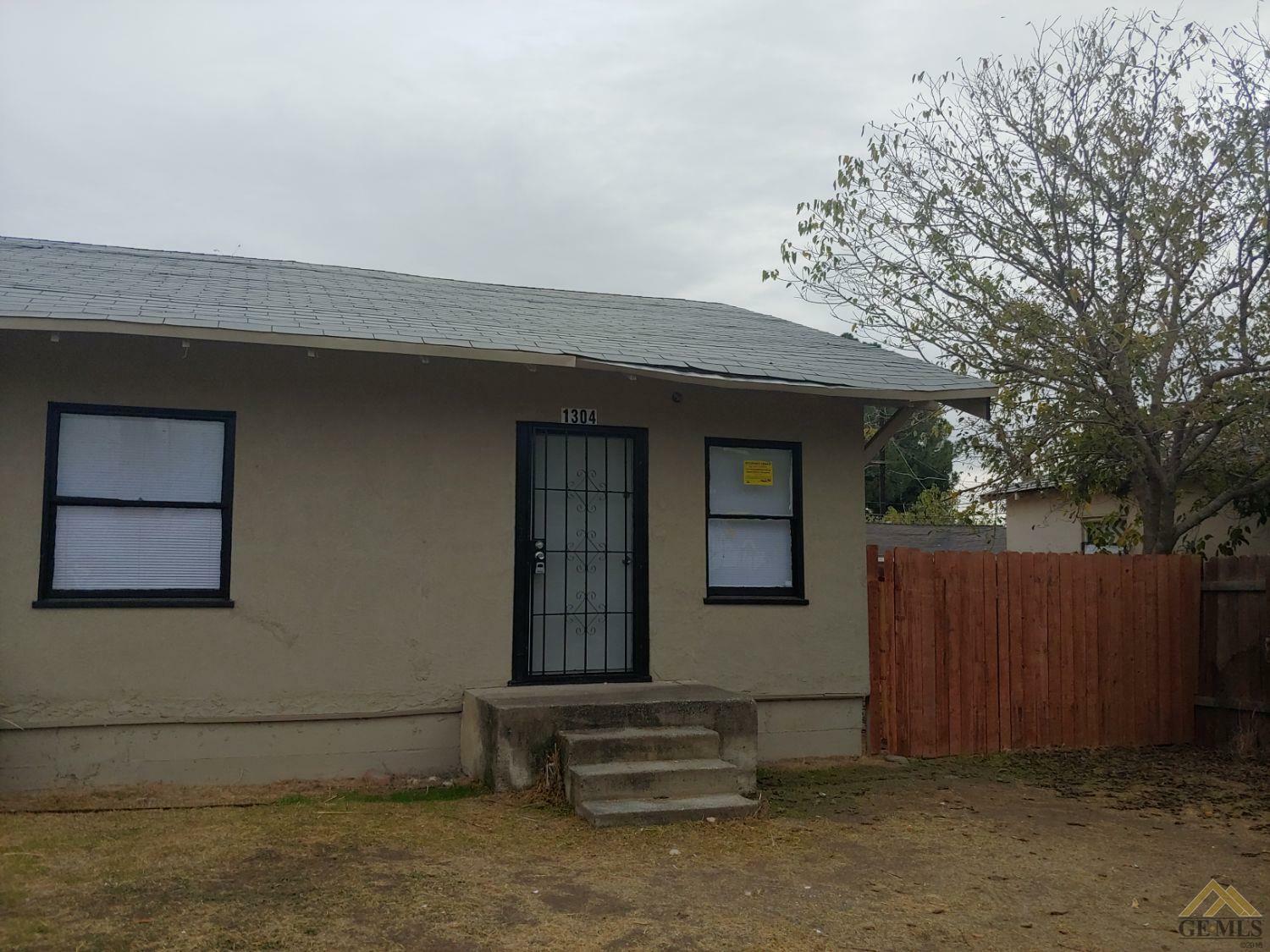 Property Photo:  1304 Yosemite Drive  CA 93308 